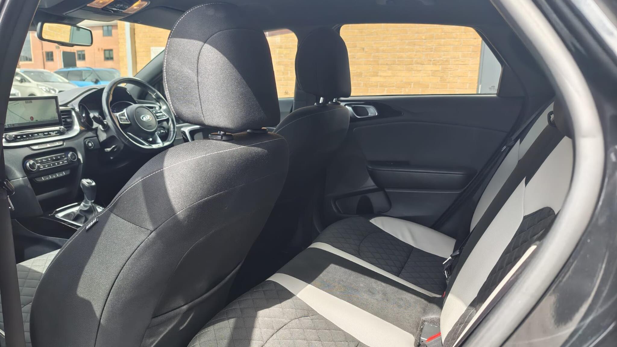 Kia Proceed view 23