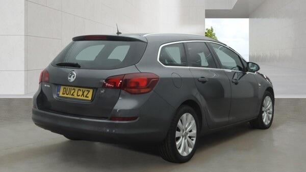 Vauxhall Astra view 4