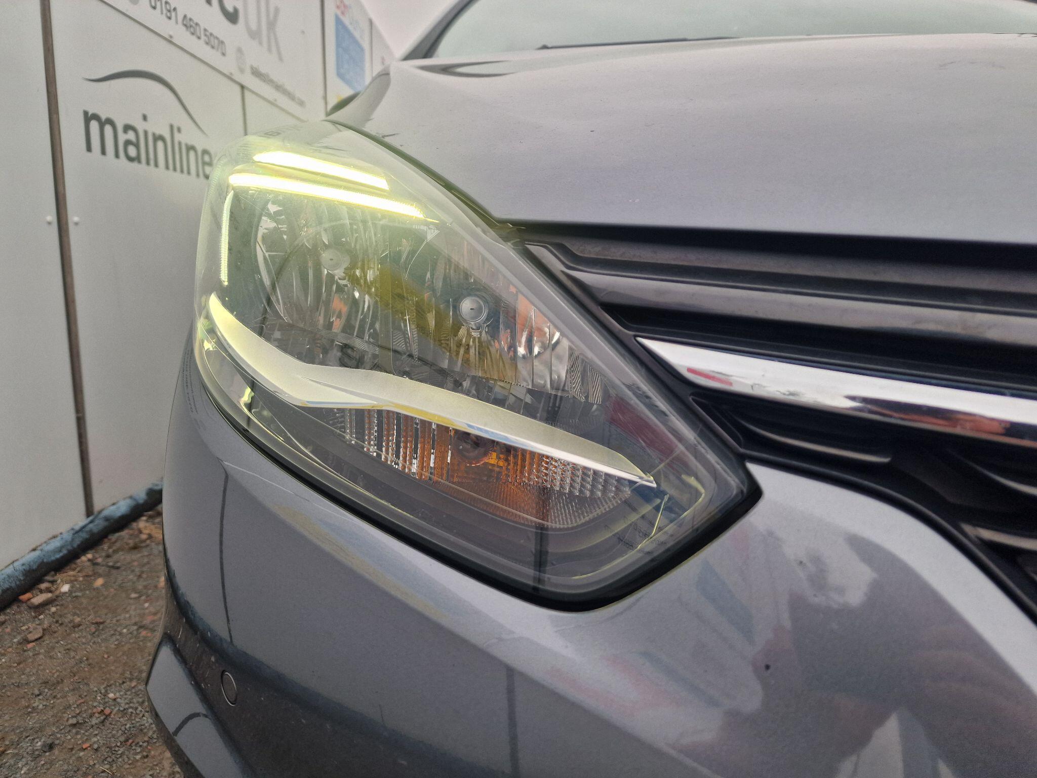 Vauxhall Zafira Tourer view 56