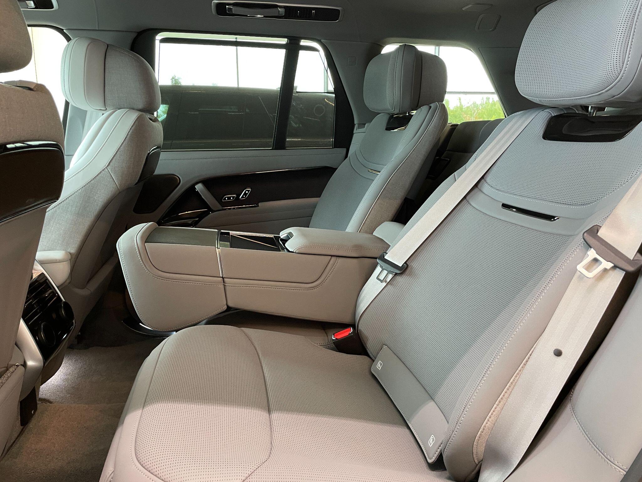 Land Rover Range Rover view 13
