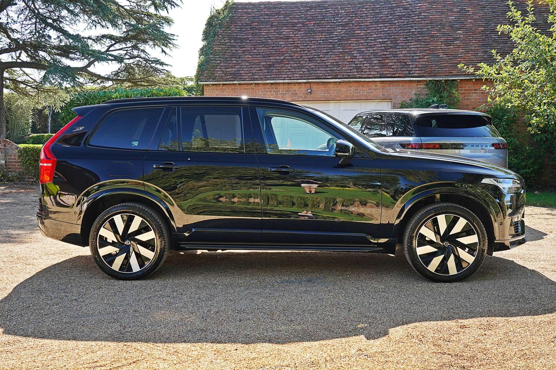 Volvo XC90 view 7