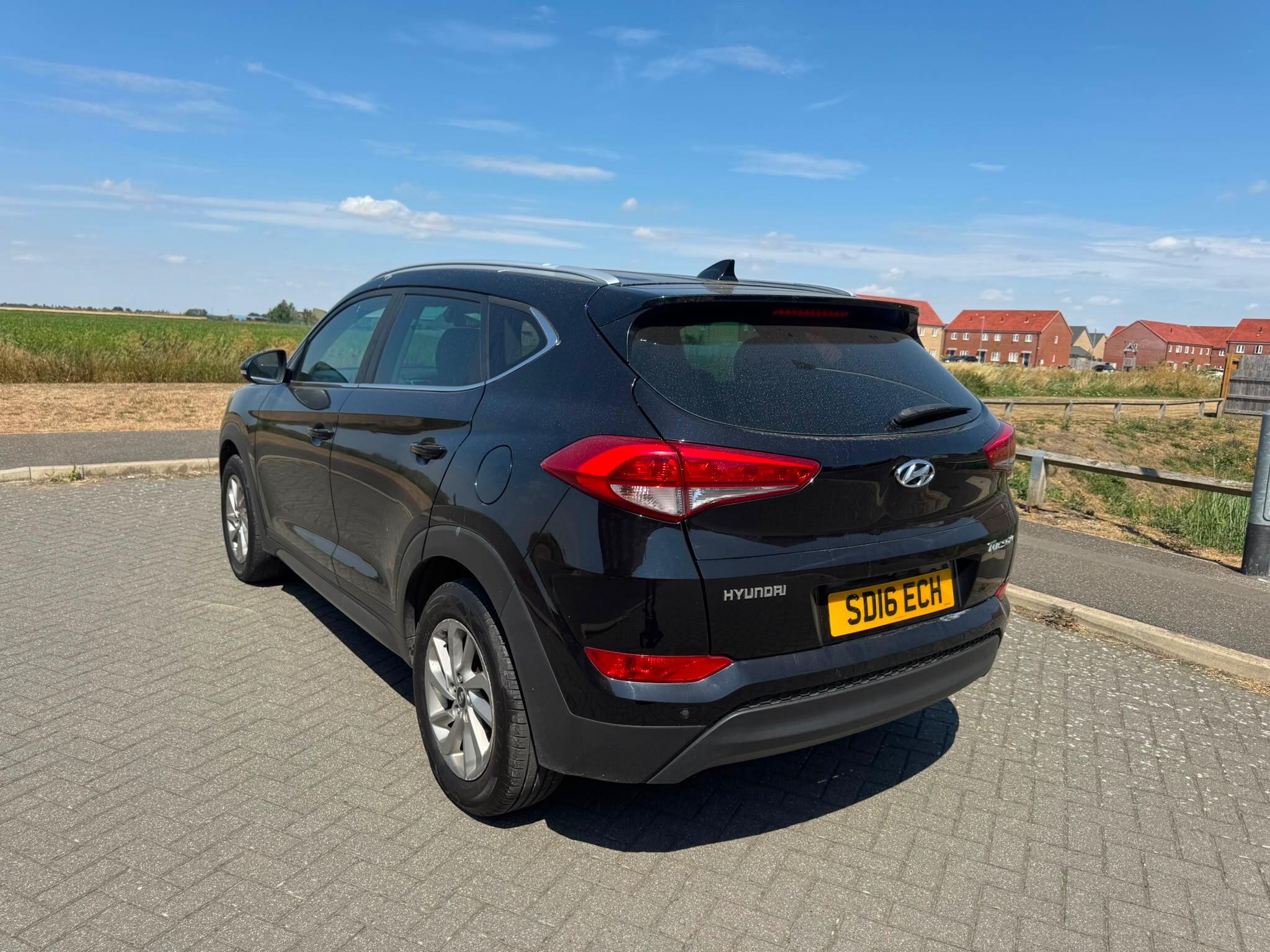 Hyundai Tucson view 3