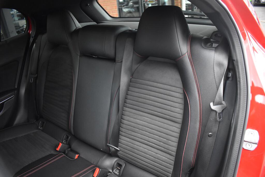 Mercedes-Benz Gla view 43