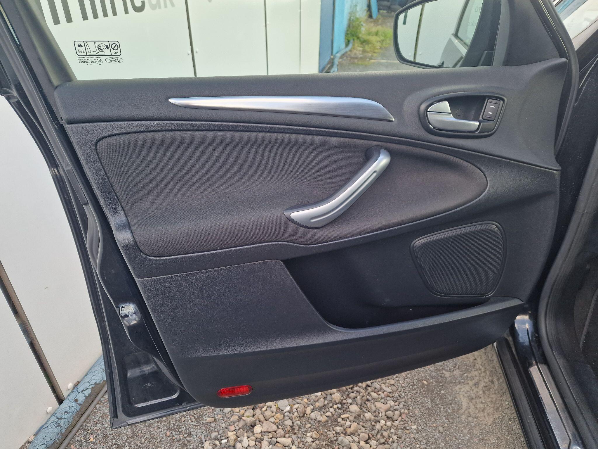 Ford S-Max view 36