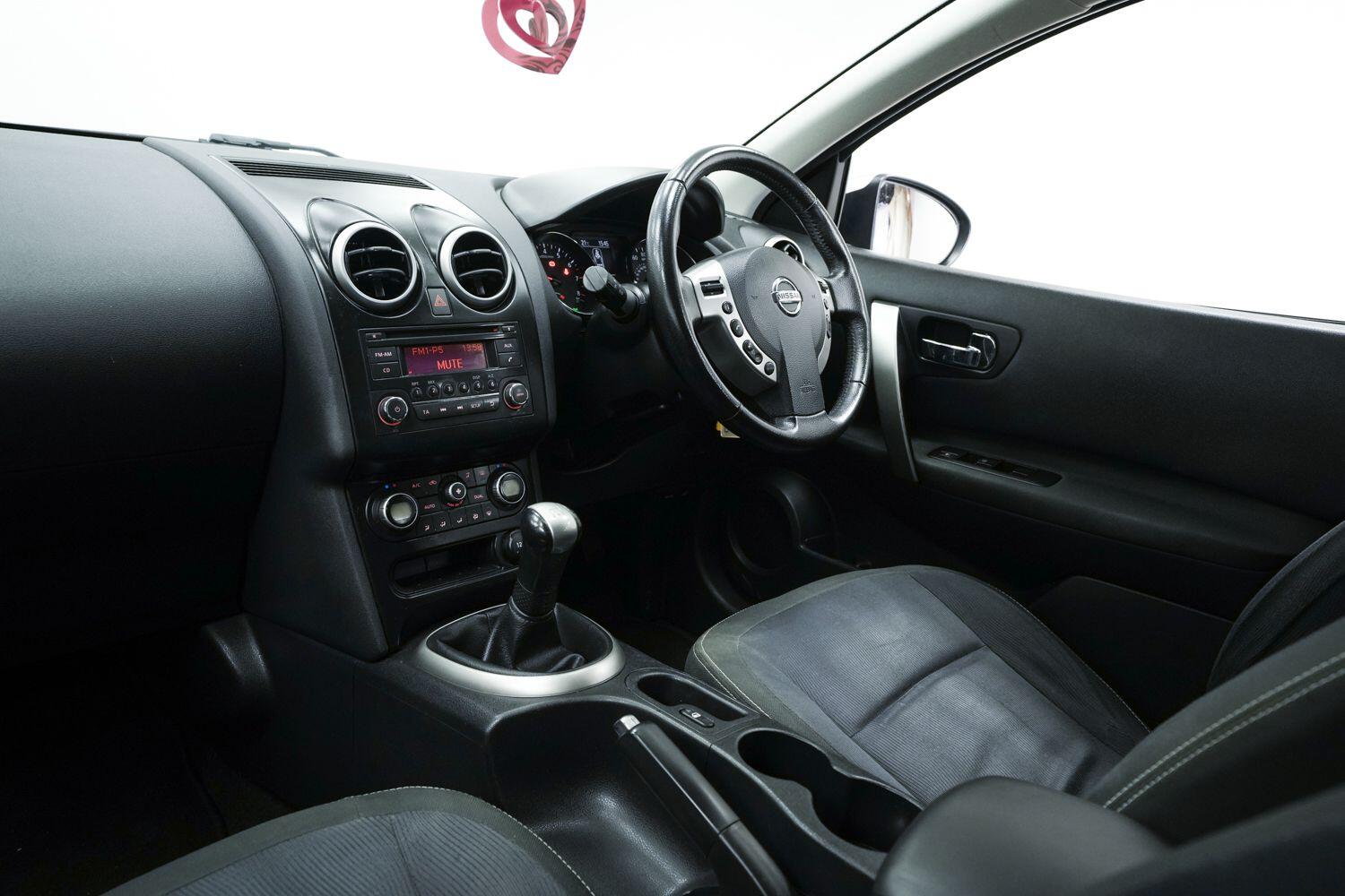 Nissan Qashqai view 25