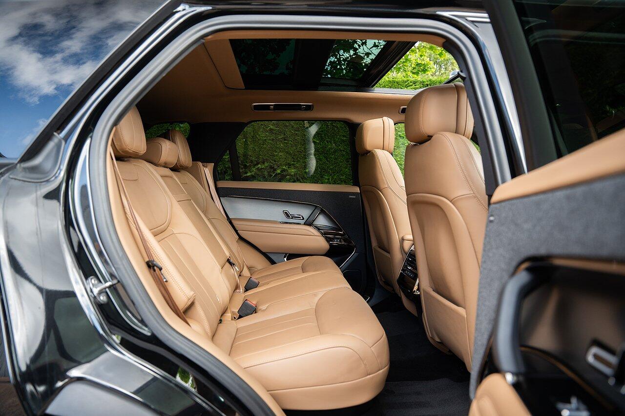 Land Rover Range Rover Sport view 32