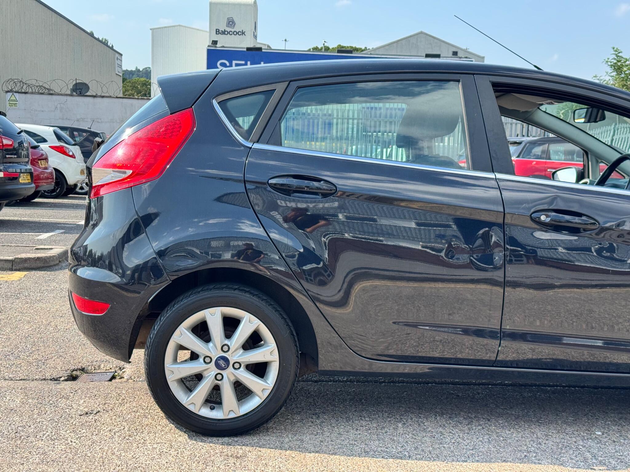 Ford Fiesta view 49