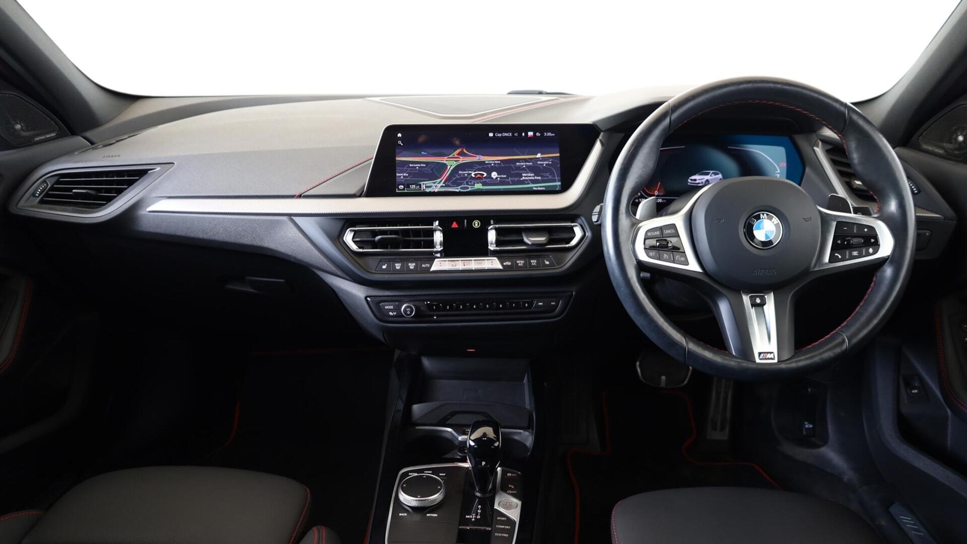 BMW 1 Series view 4