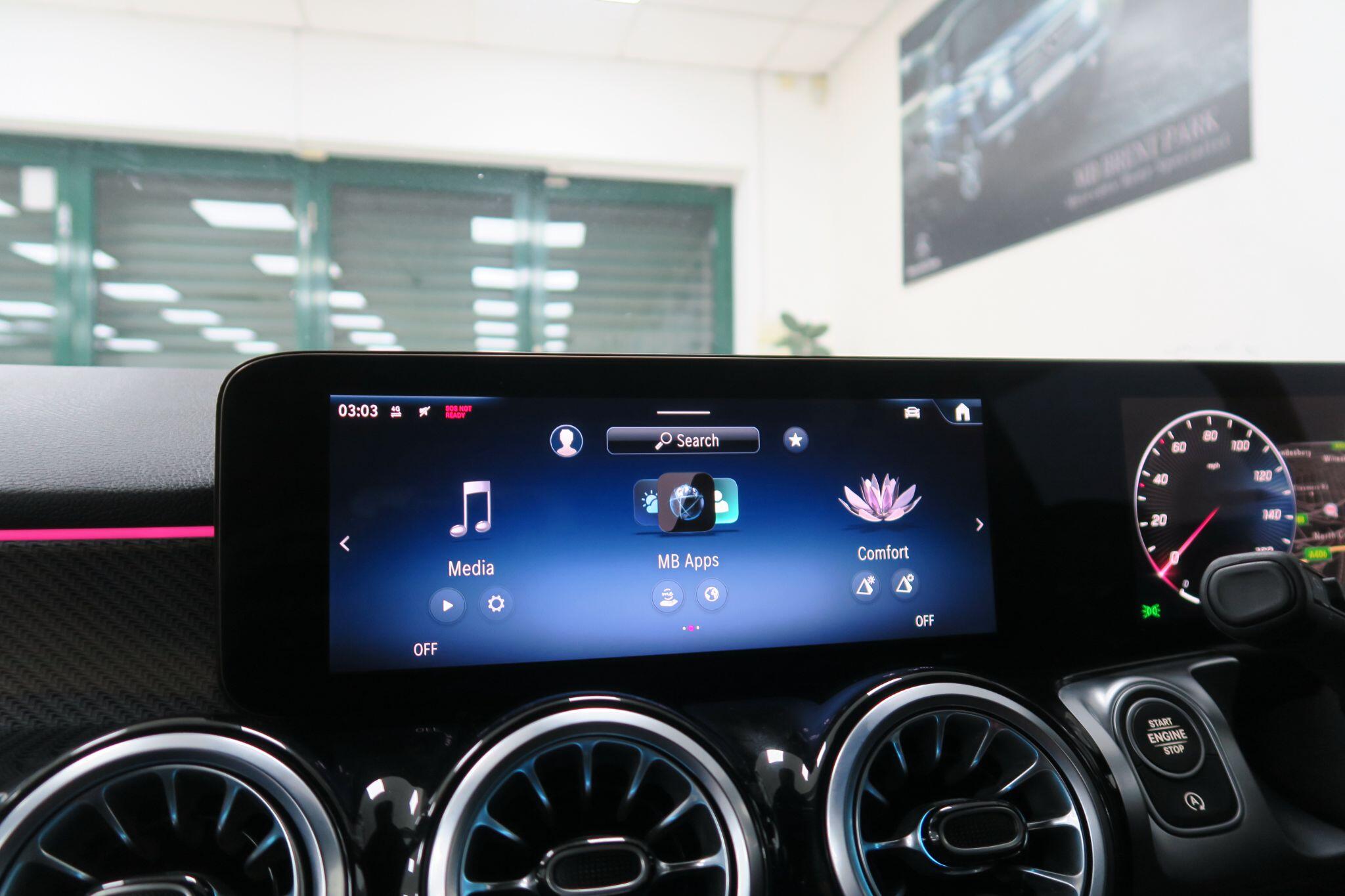 Mercedes-Benz GLB view 15