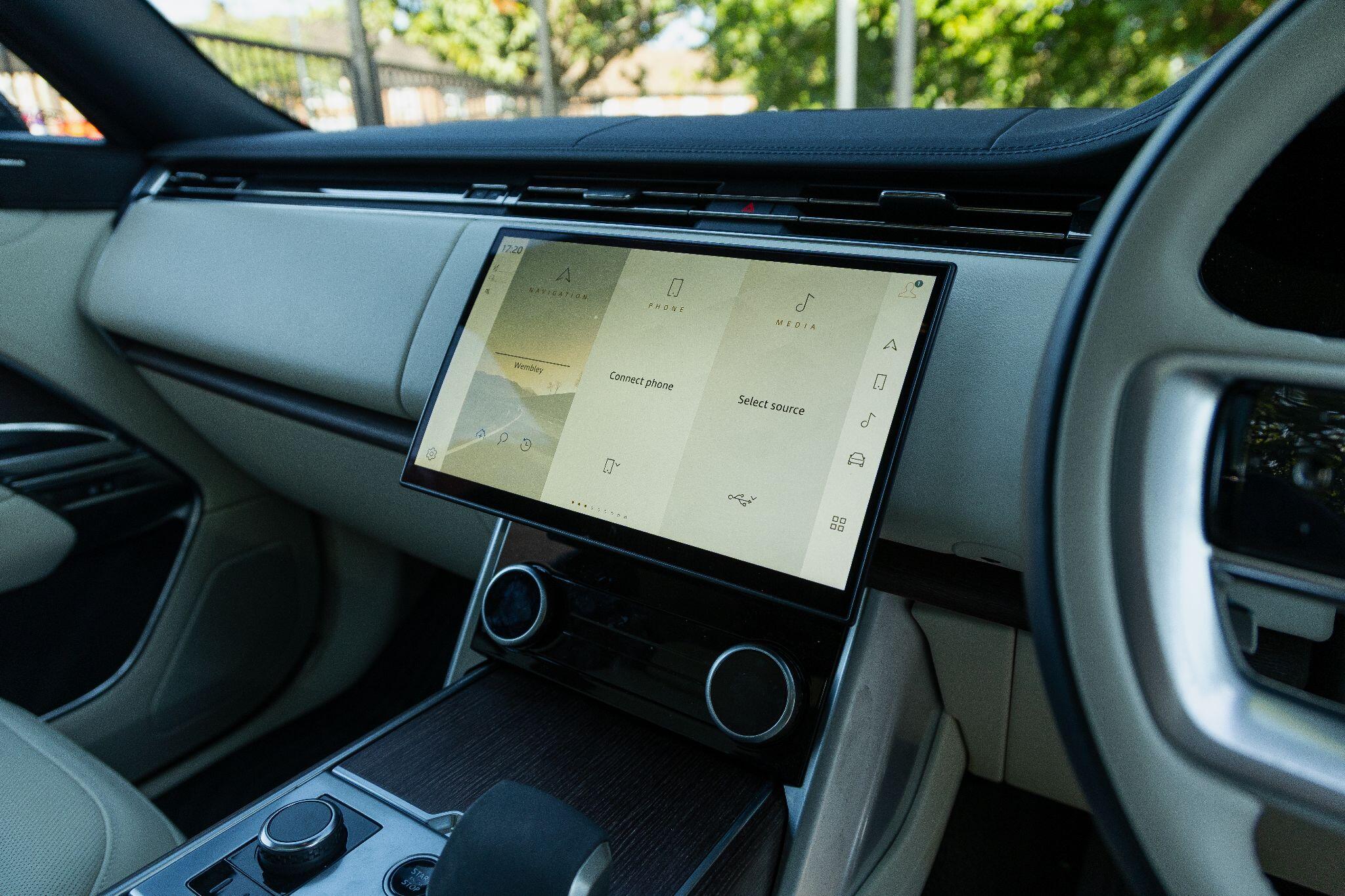 Land Rover Range Rover view 16