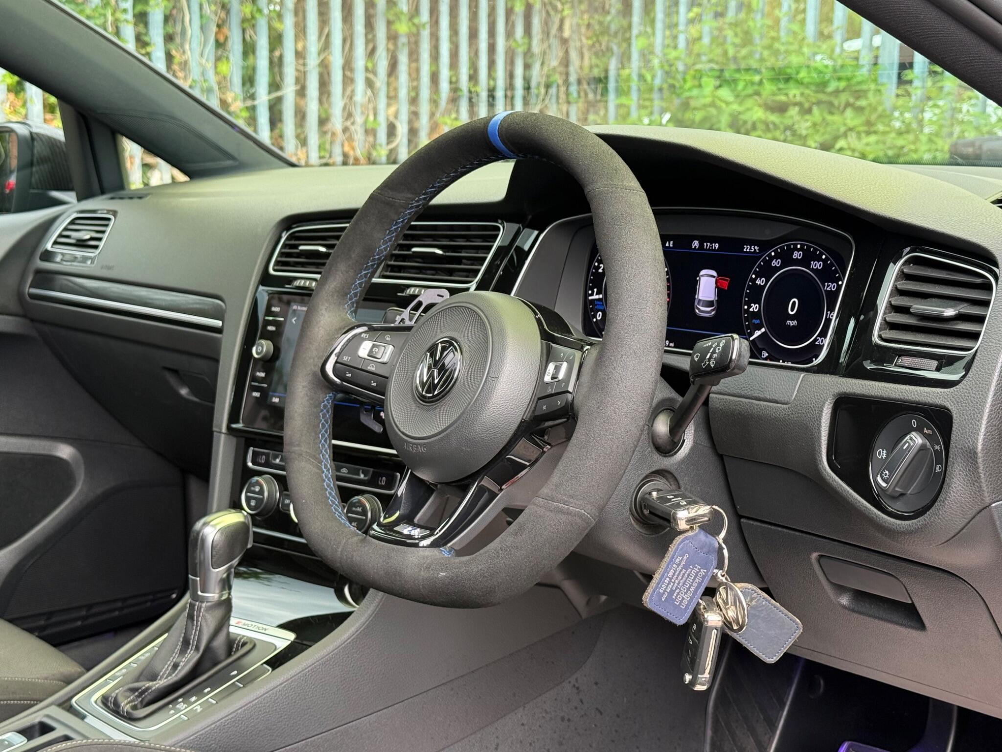 Volkswagen Golf view 9