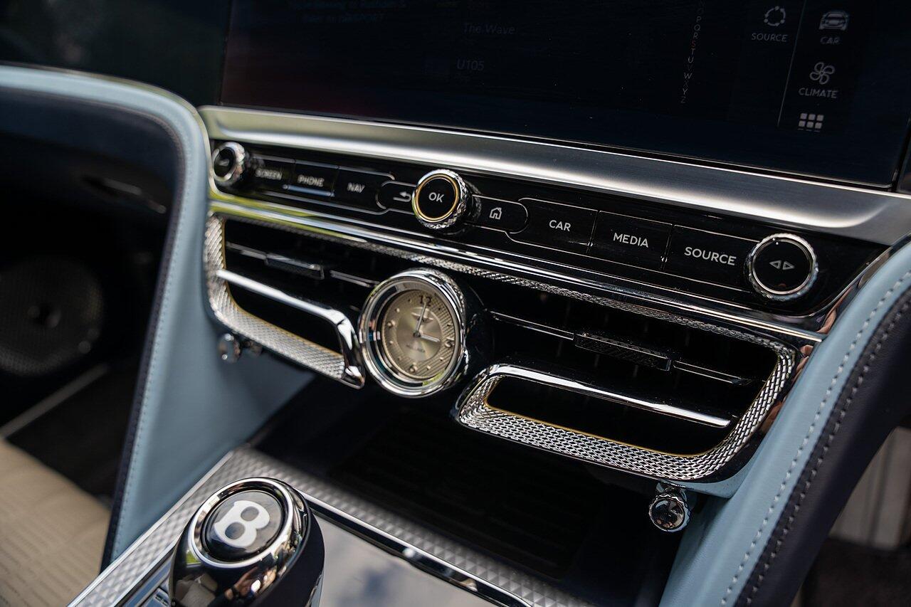 Bentley Flying Spur view 59