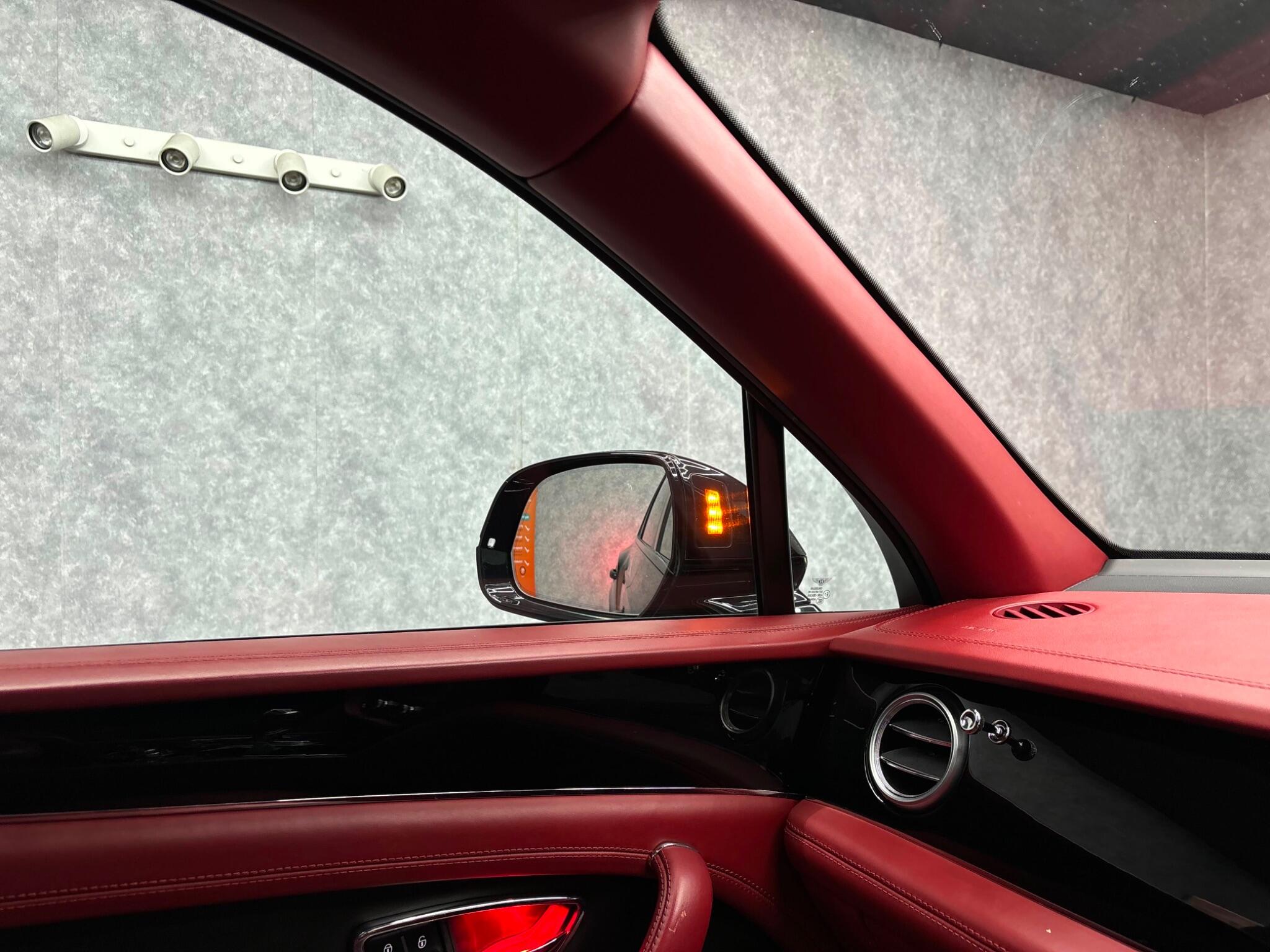 Bentley Bentayga view 29