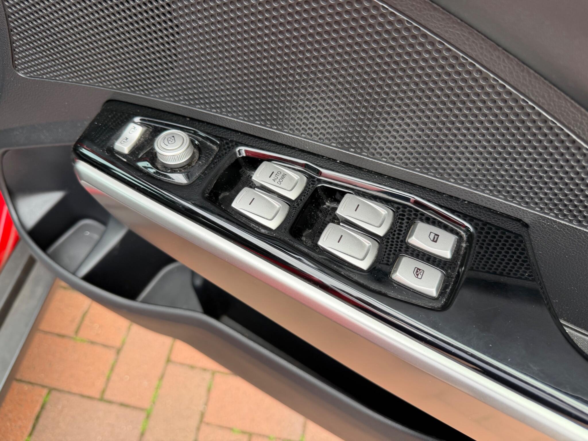 KGM Tivoli view 45