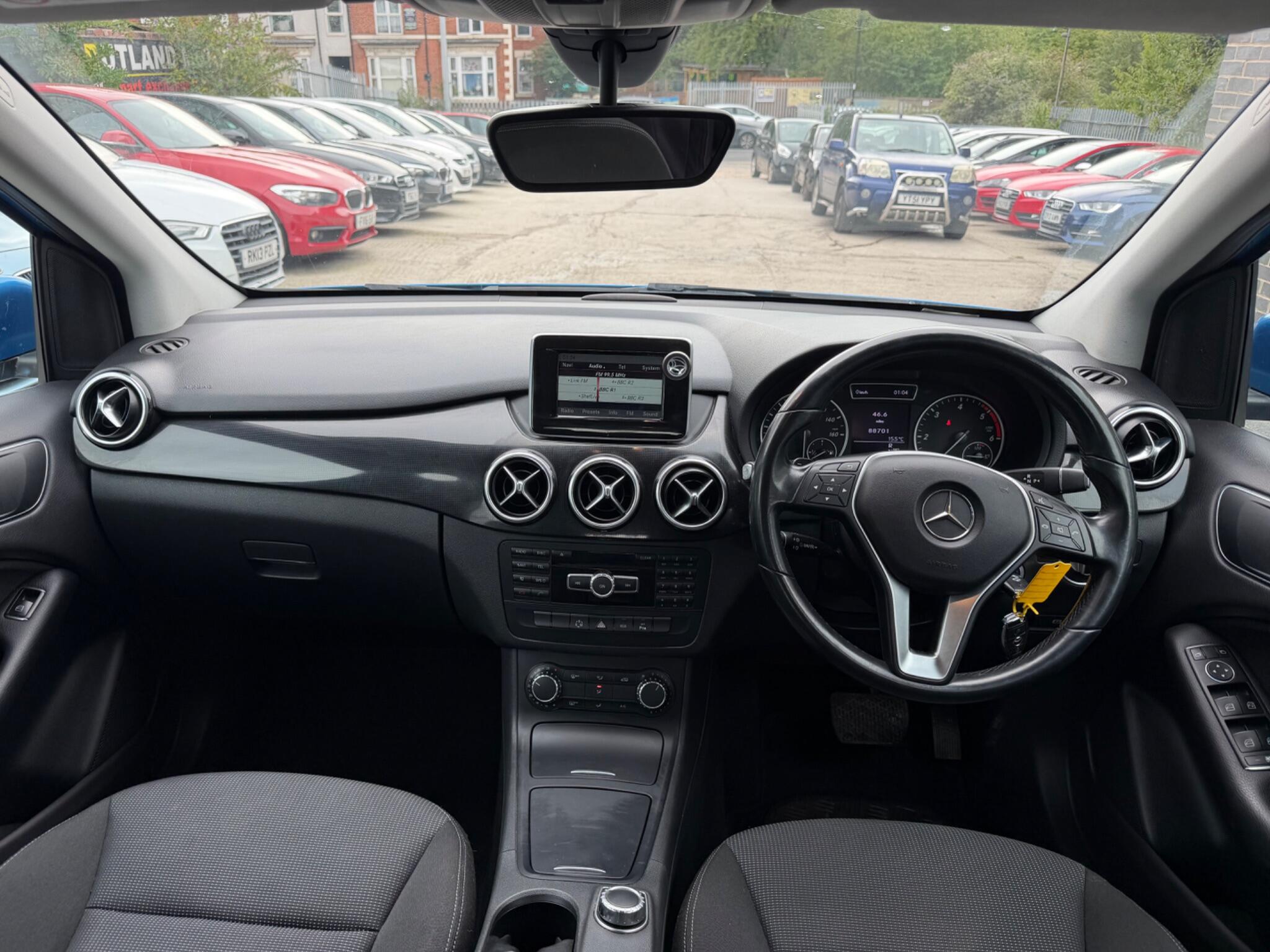 Mercedes-Benz B-Class view 23