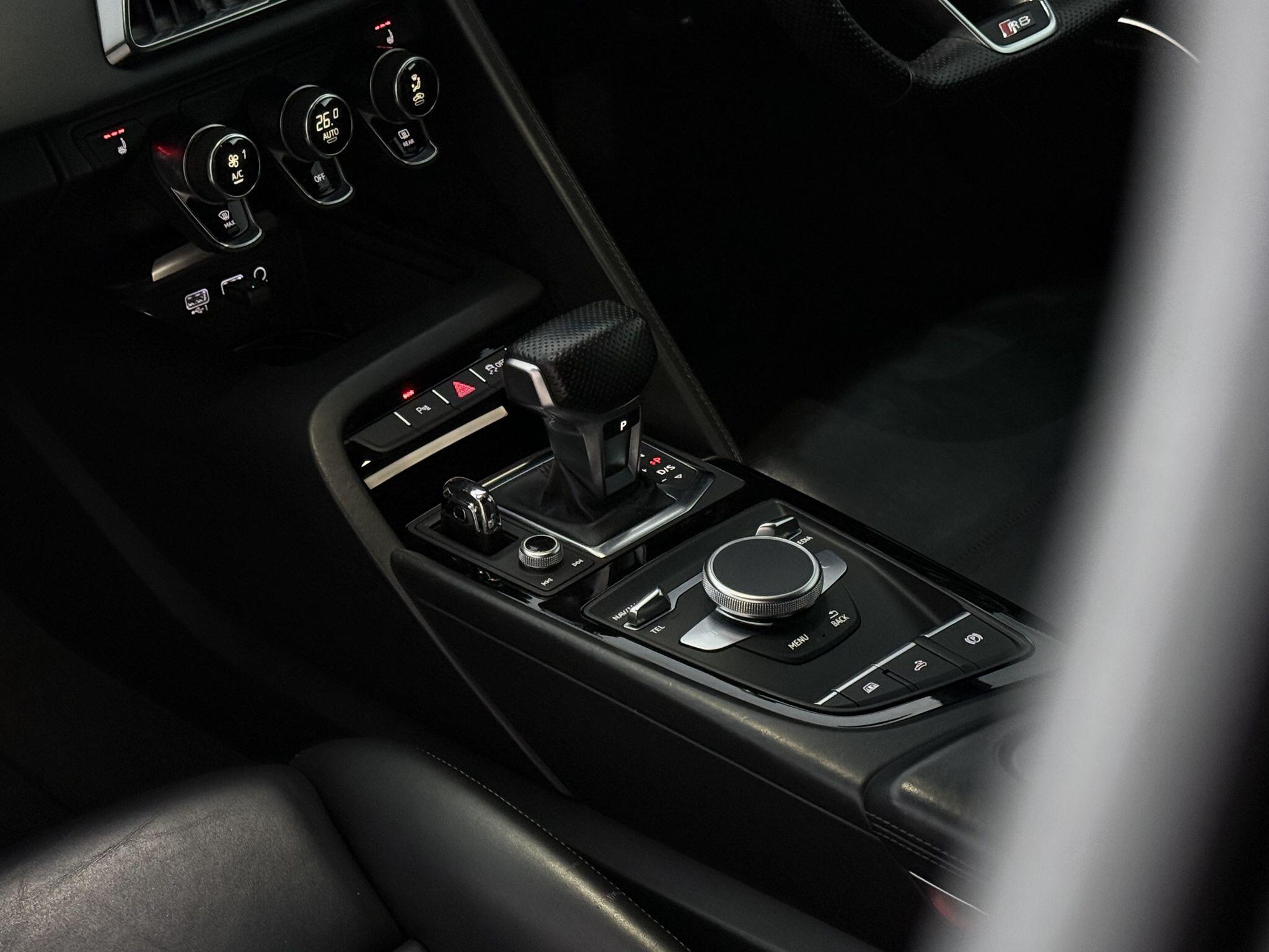 Audi R8 view 37