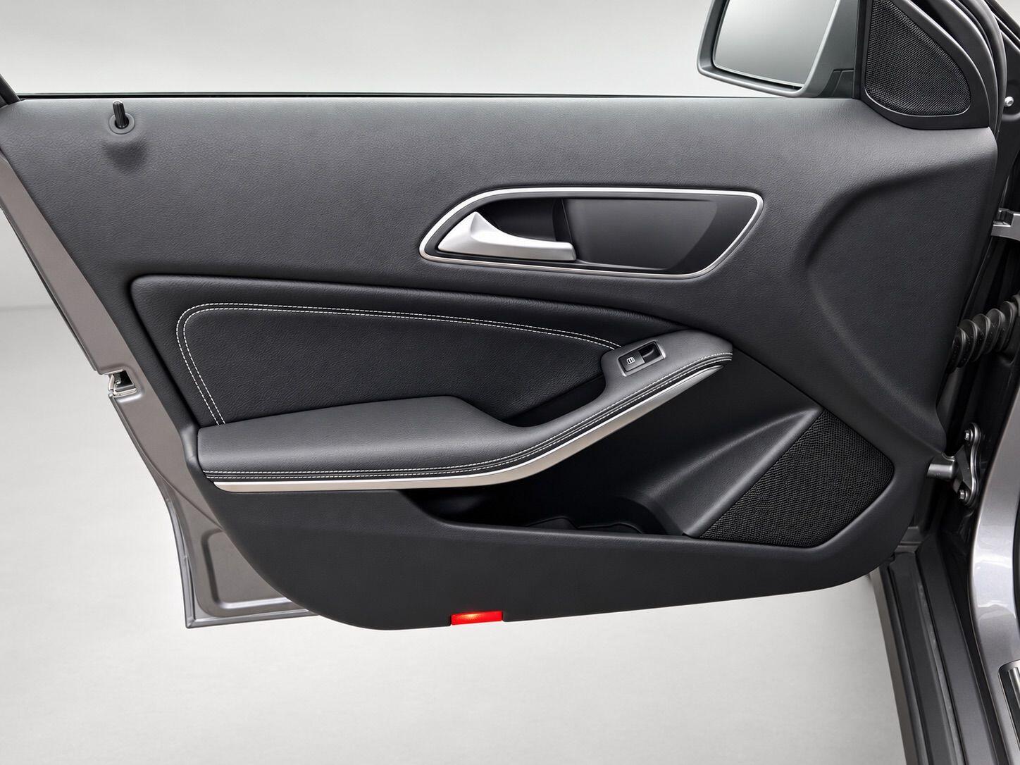 Mercedes-Benz Gla view 34