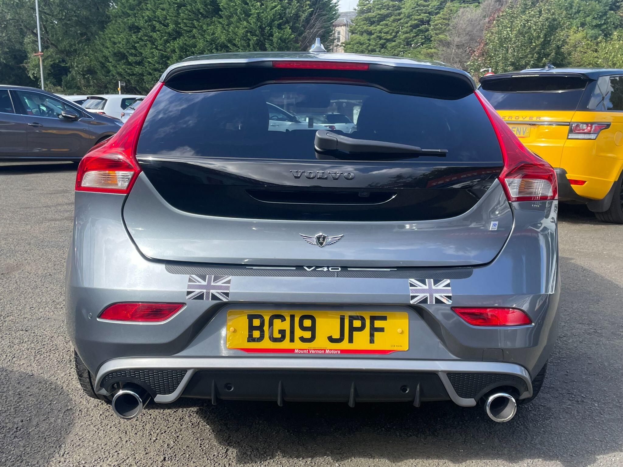 Volvo V40 view 12
