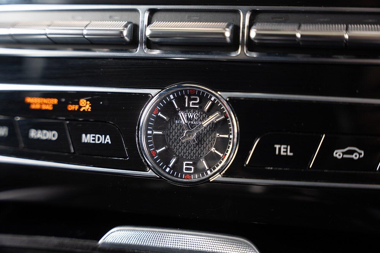 Mercedes-Benz G-Class view 40