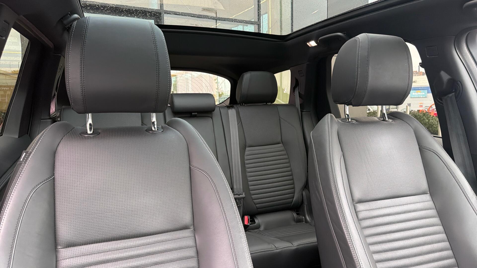 Land Rover Discovery Sport view 40