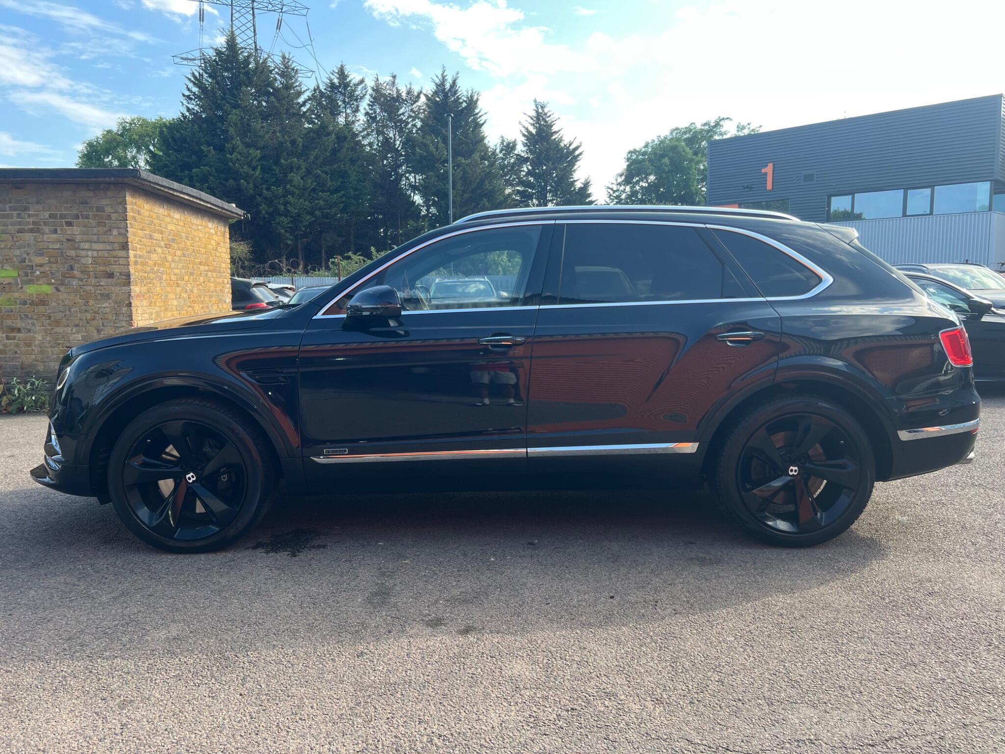 Bentley Bentayga view 10