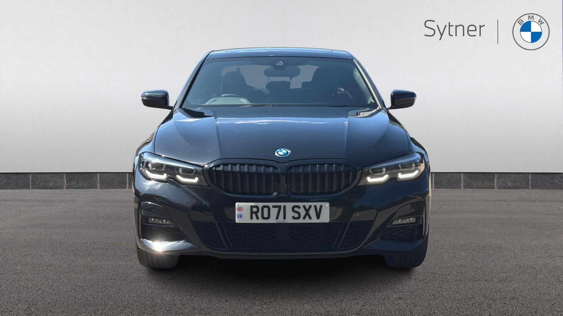 BMW 3 Series view 16