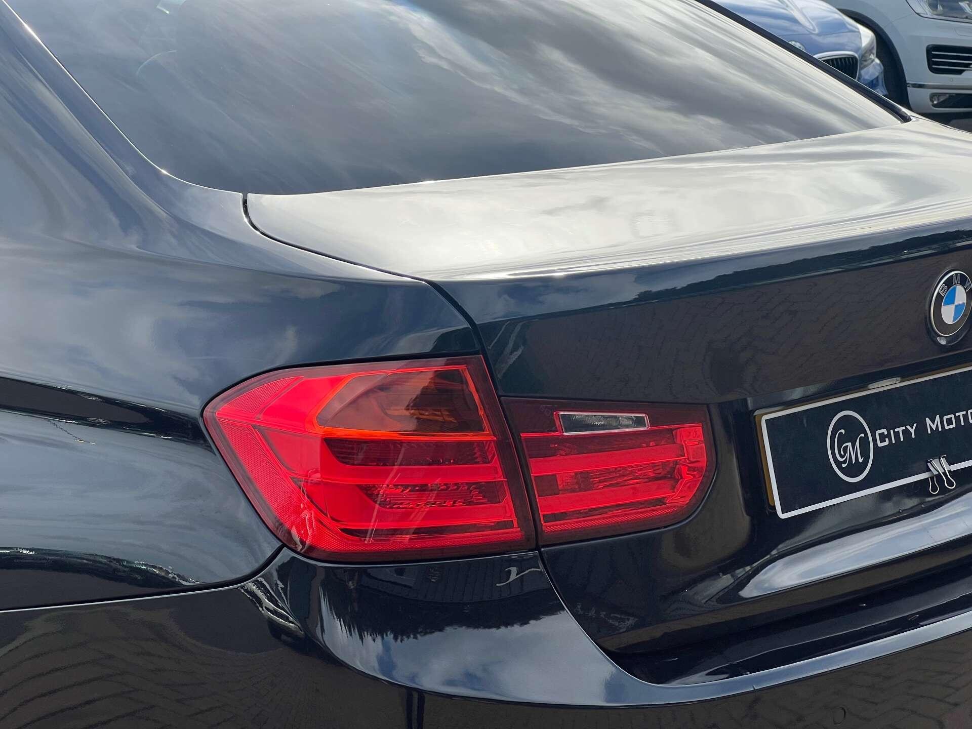 BMW 3 Series view 11