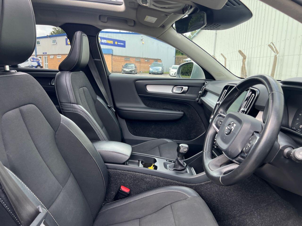 Volvo XC40 view 14