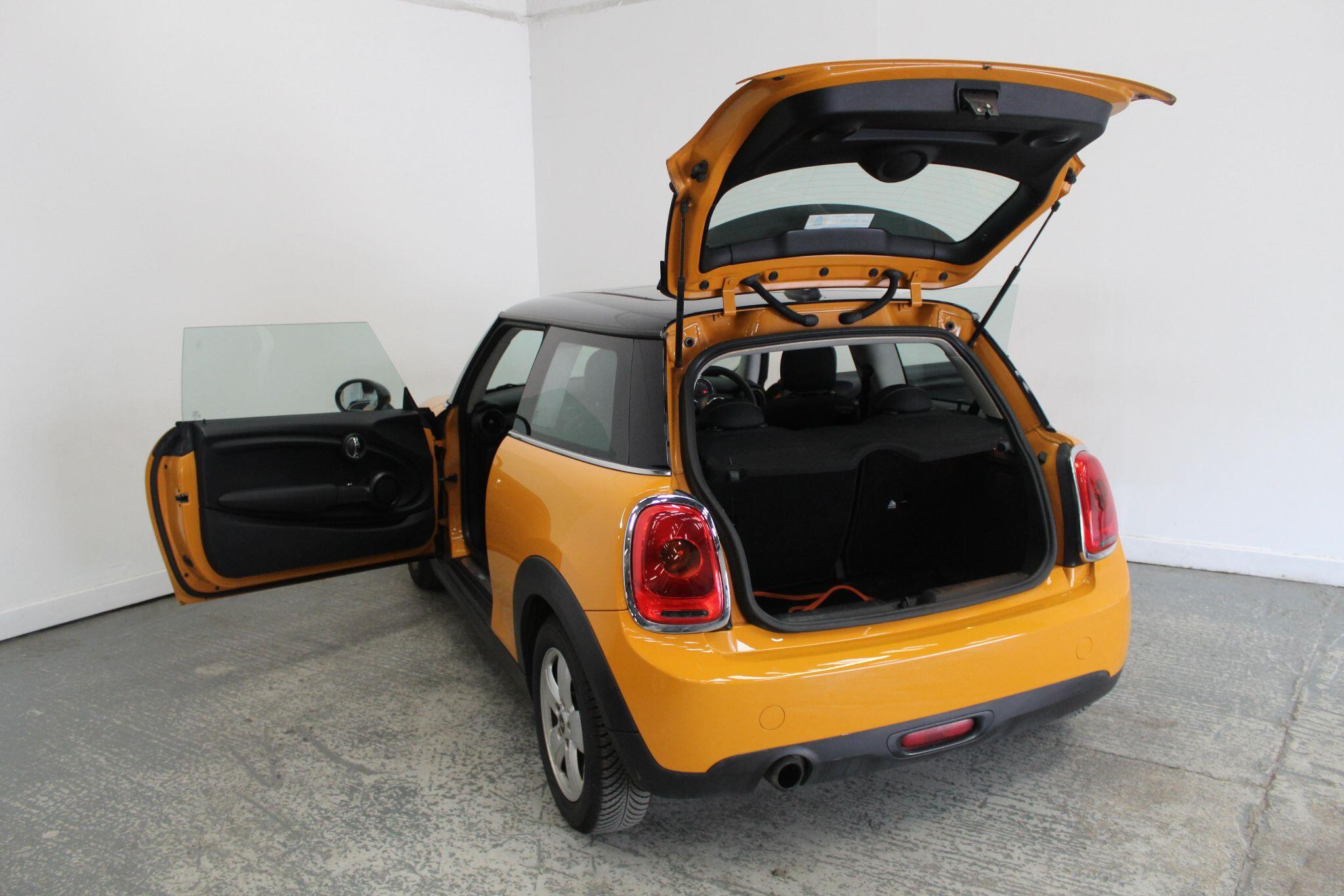 Mini Hatch view 22