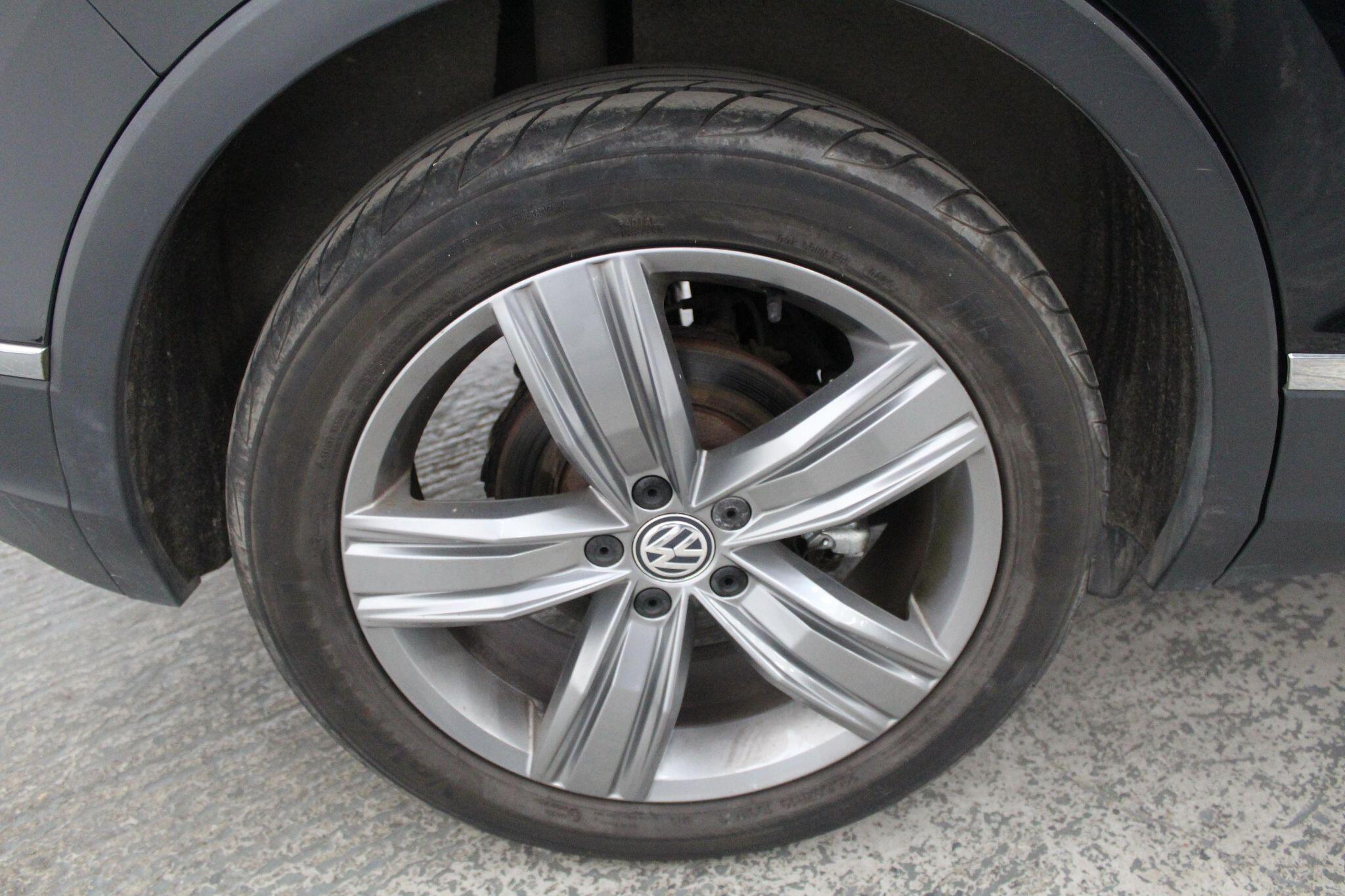 Volkswagen Tiguan view 60