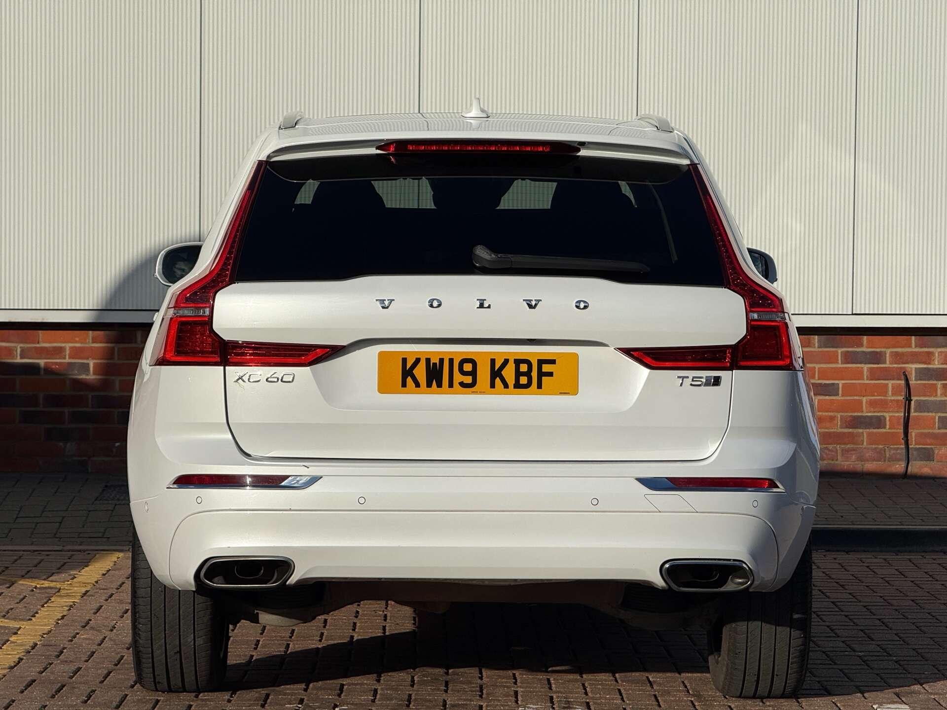Volvo XC60 view 5