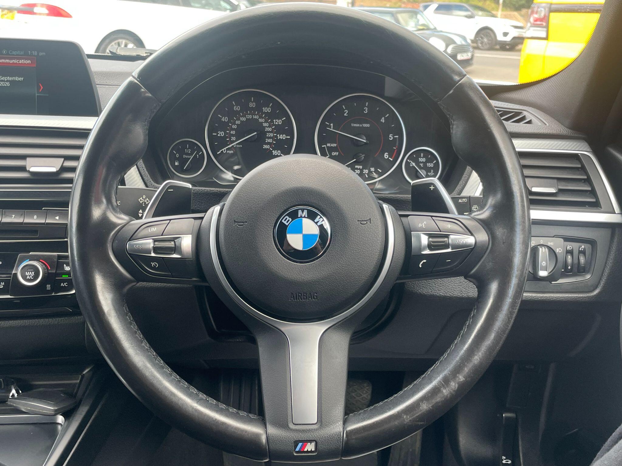 BMW 3 Series view 32