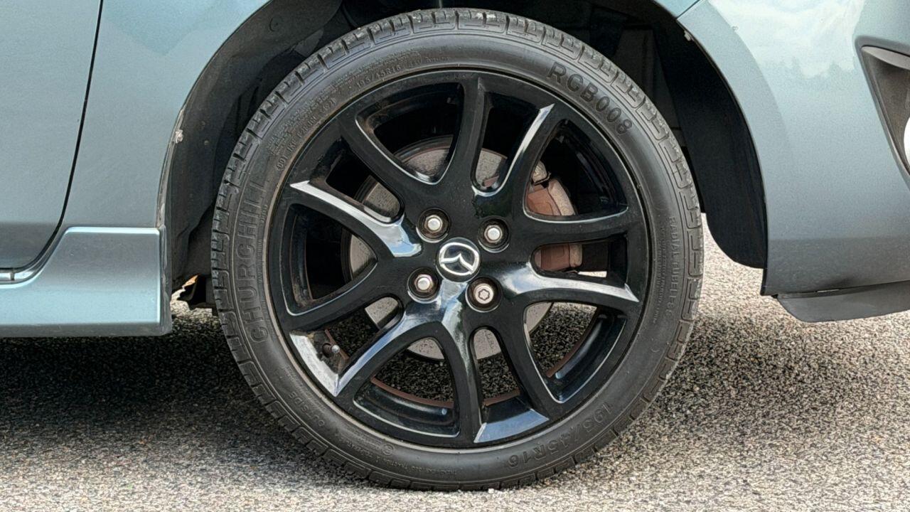 Mazda Mazda2 view 32
