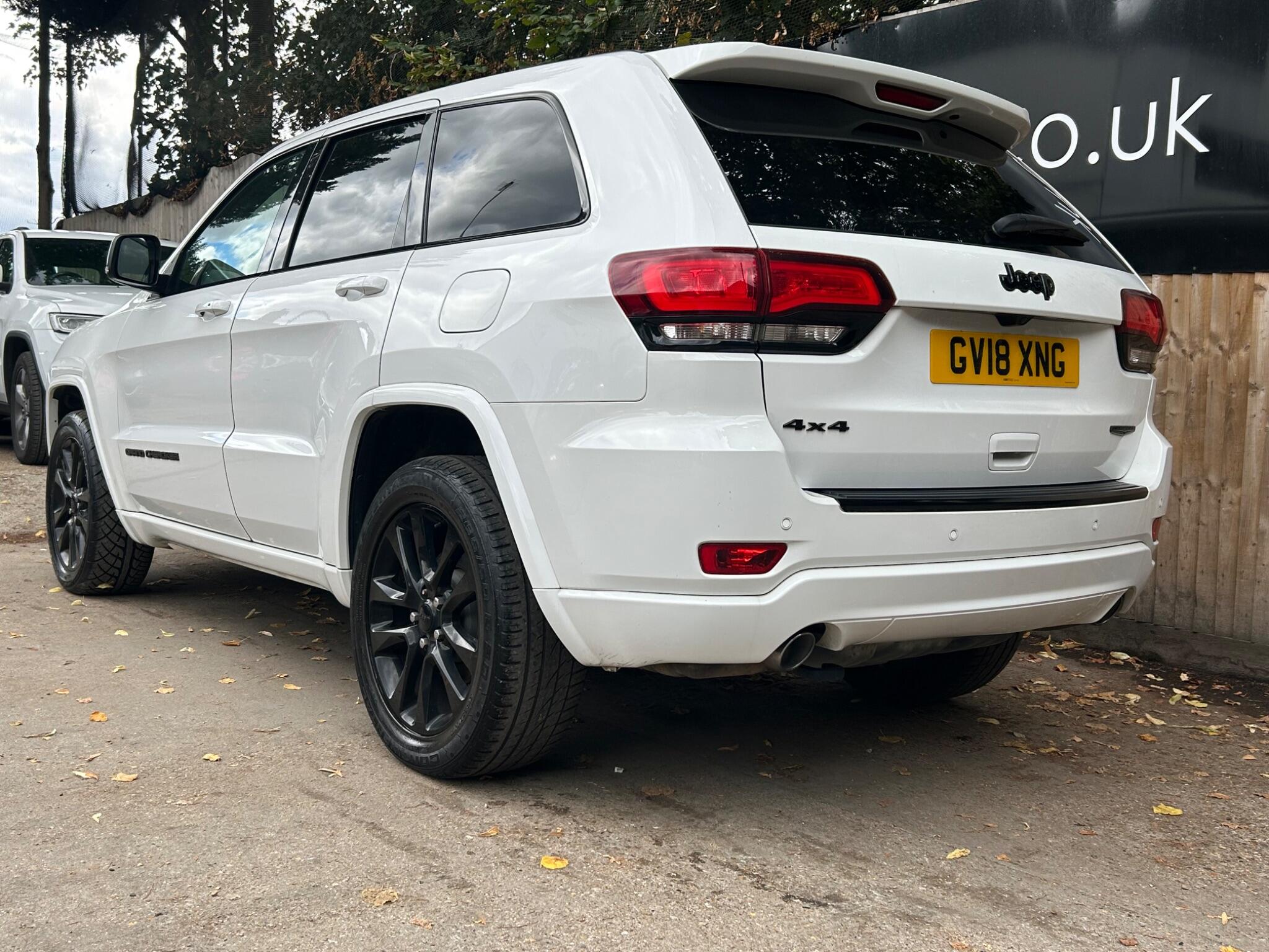 Jeep Grand Cherokee view 15