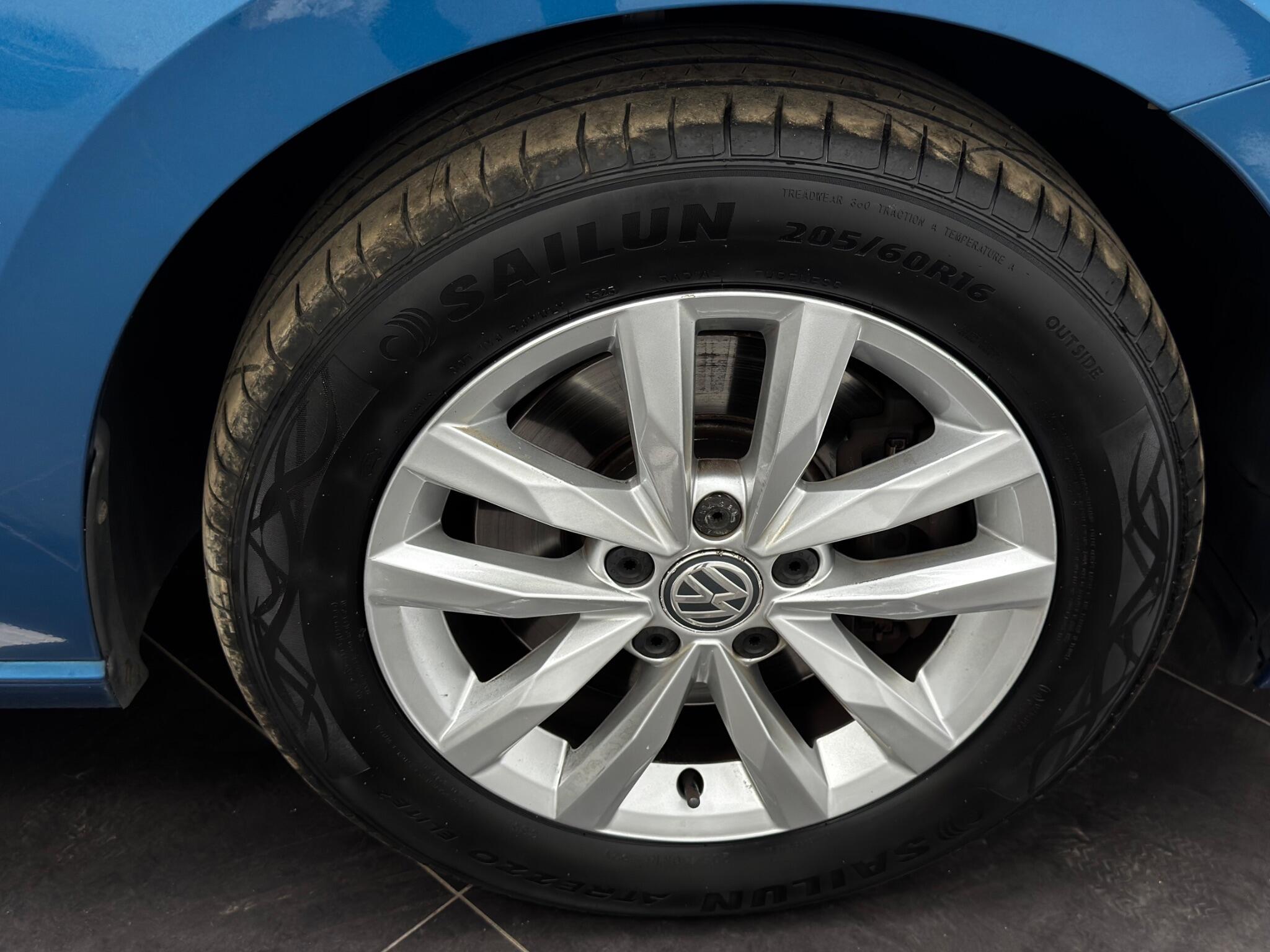 Volkswagen Touran view 74