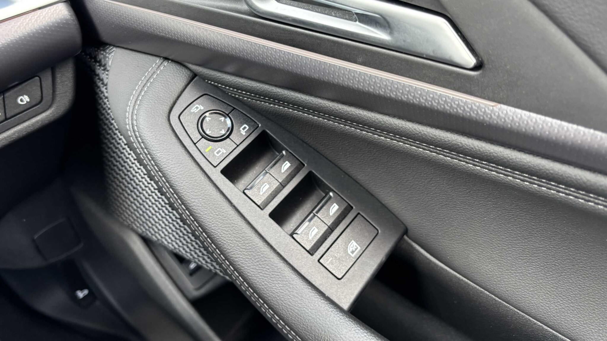 BMW 2 Series view 29