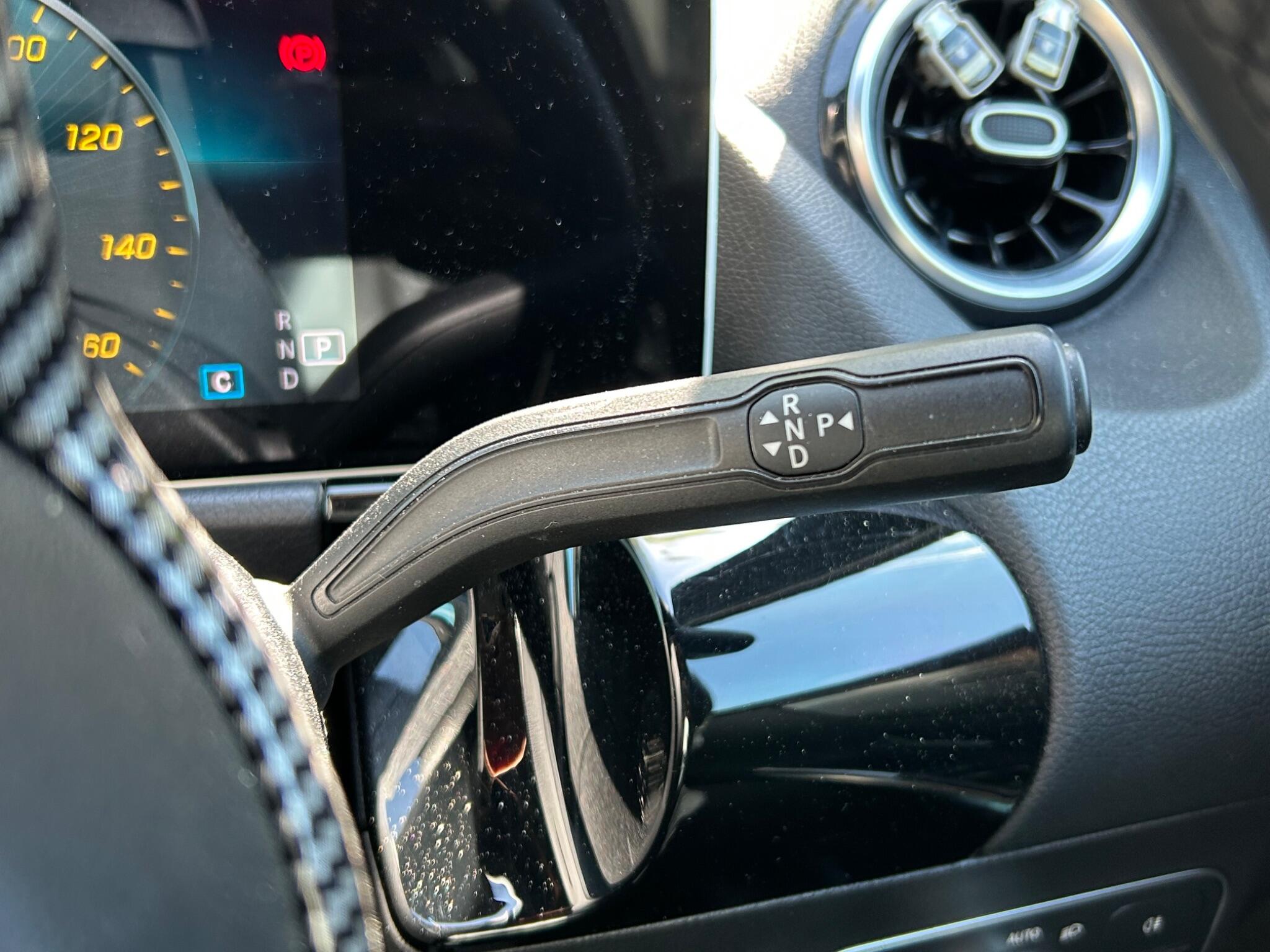 Mercedes-Benz Gla view 33
