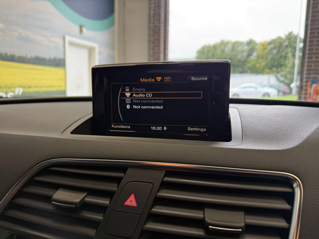 Audi Q3 view 31