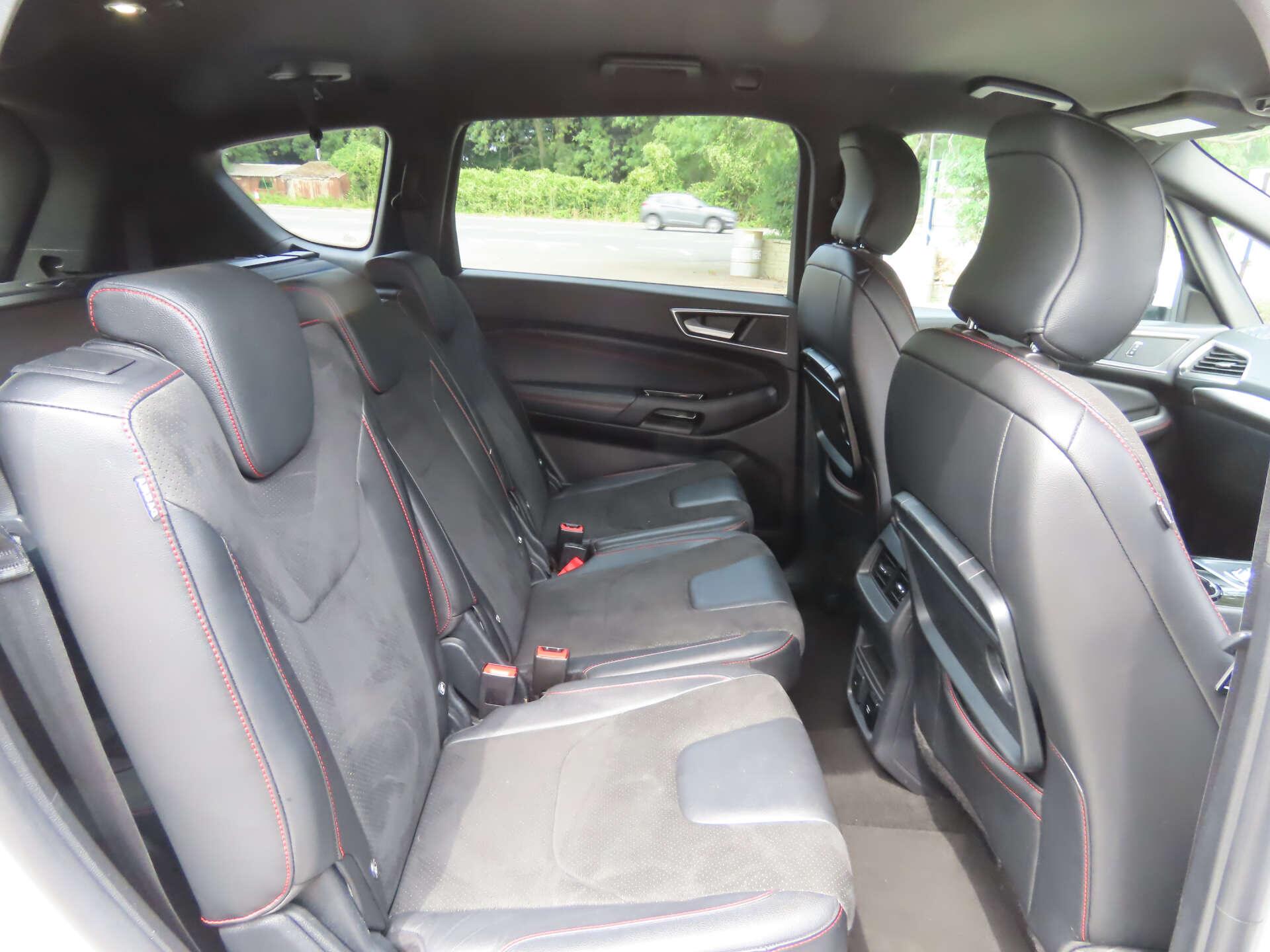 Ford S-Max view 9