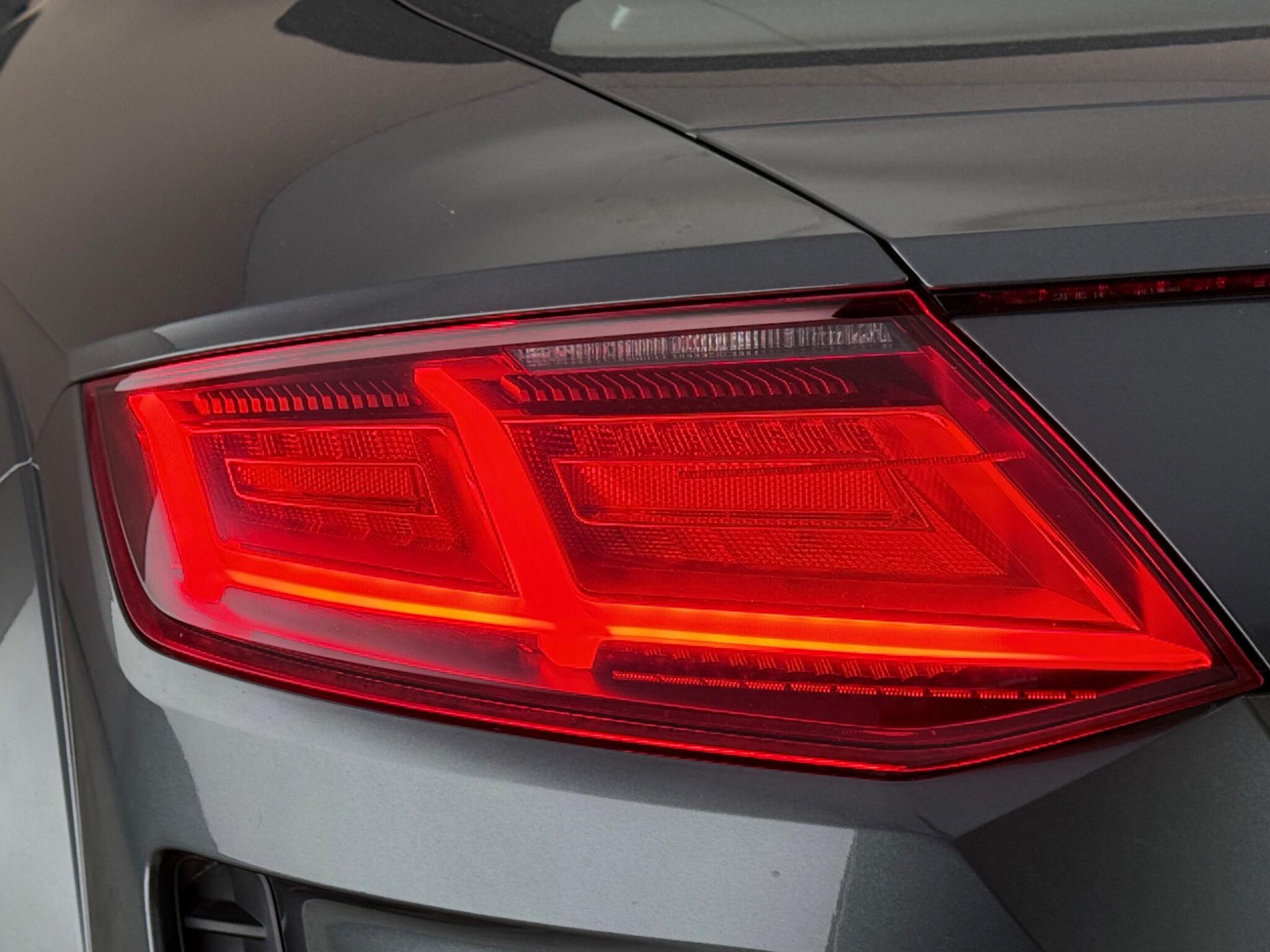 Audi TT view 13