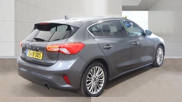 Ford Focus view 2