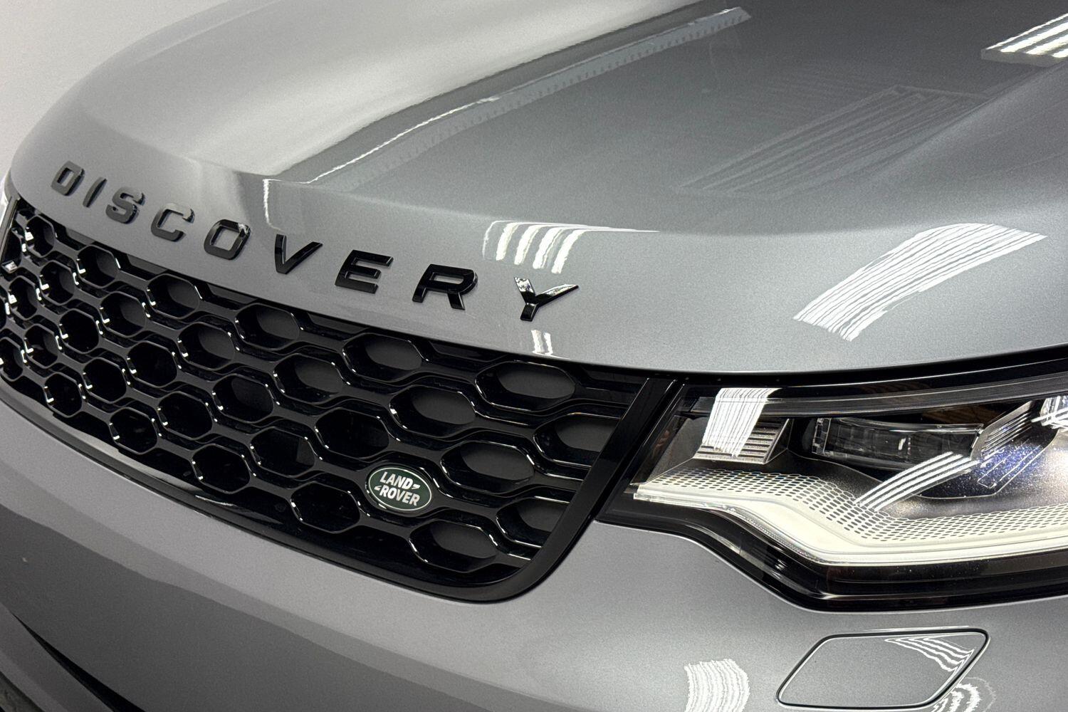 Land Rover Discovery view 30