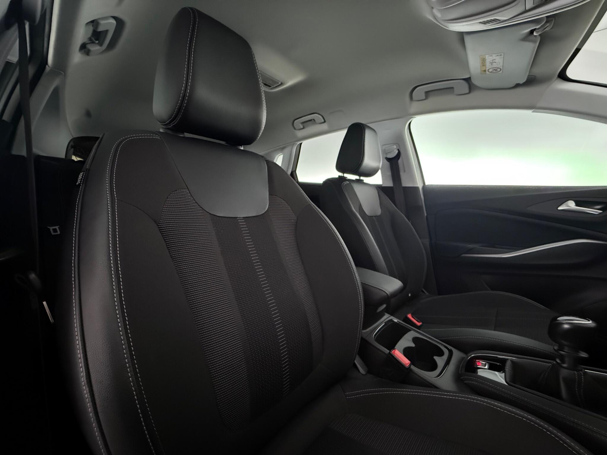 Vauxhall Grandland view 31