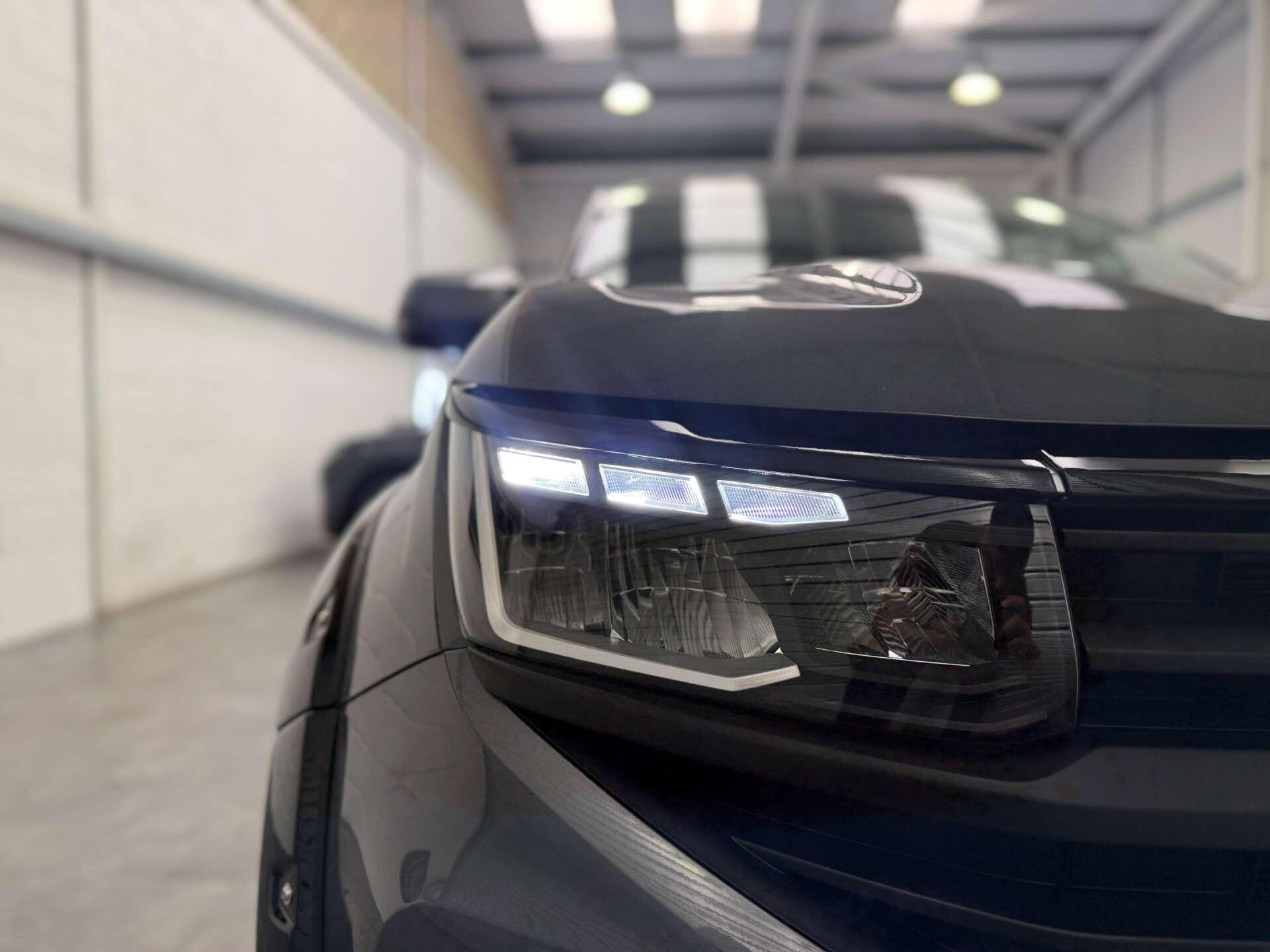 Volkswagen Amarok view 10