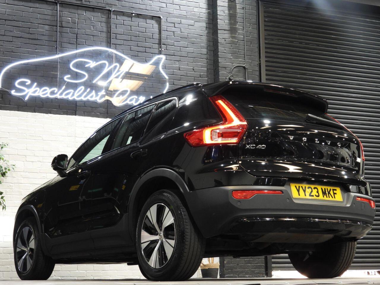 Volvo XC40 view 2