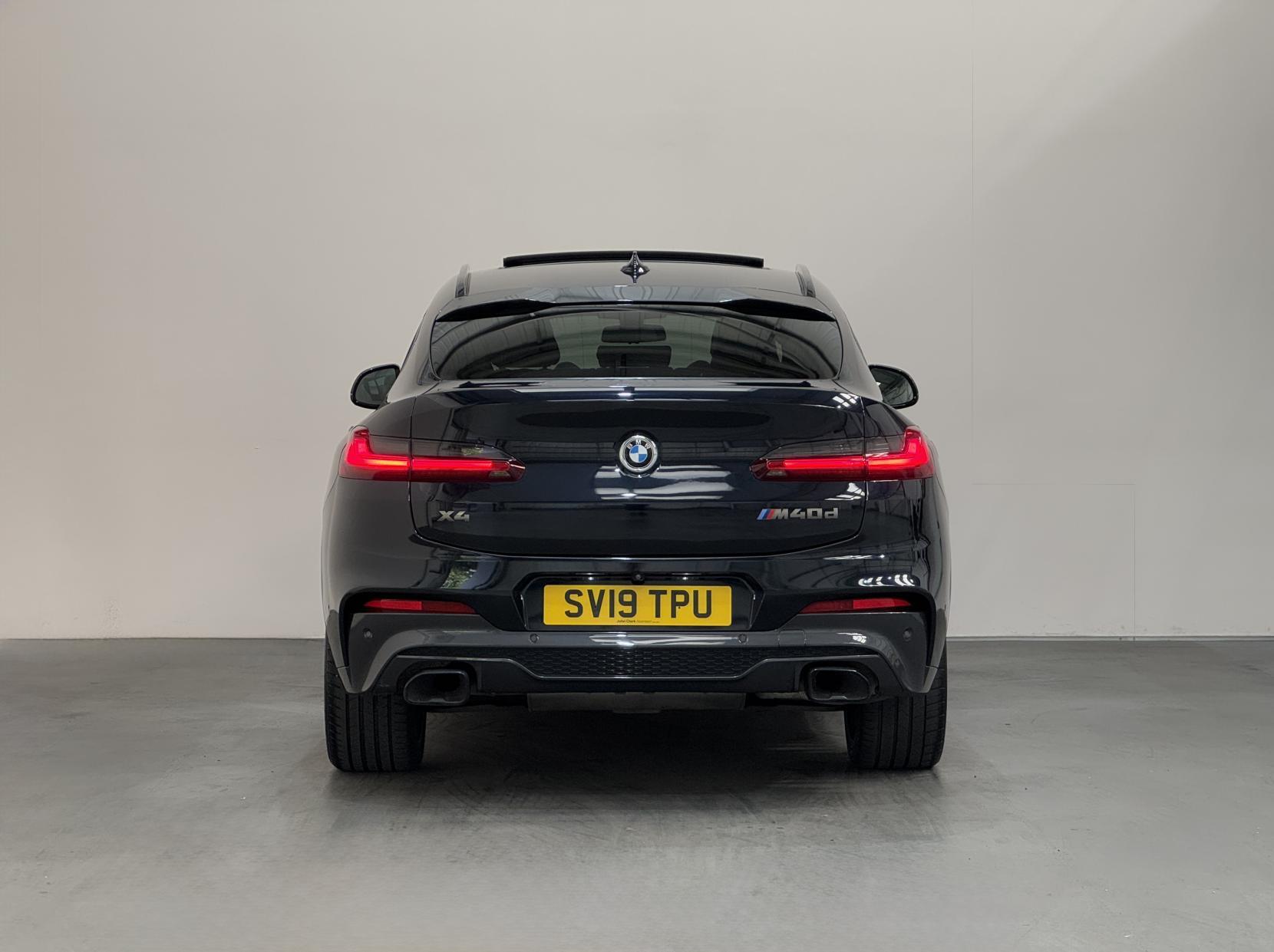 BMW X4 view 13
