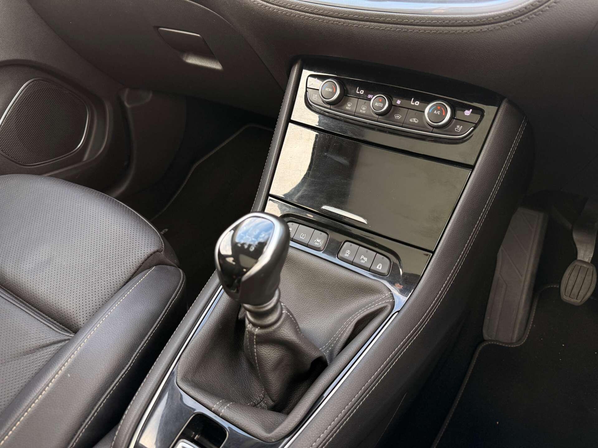 Vauxhall Grandland X view 26