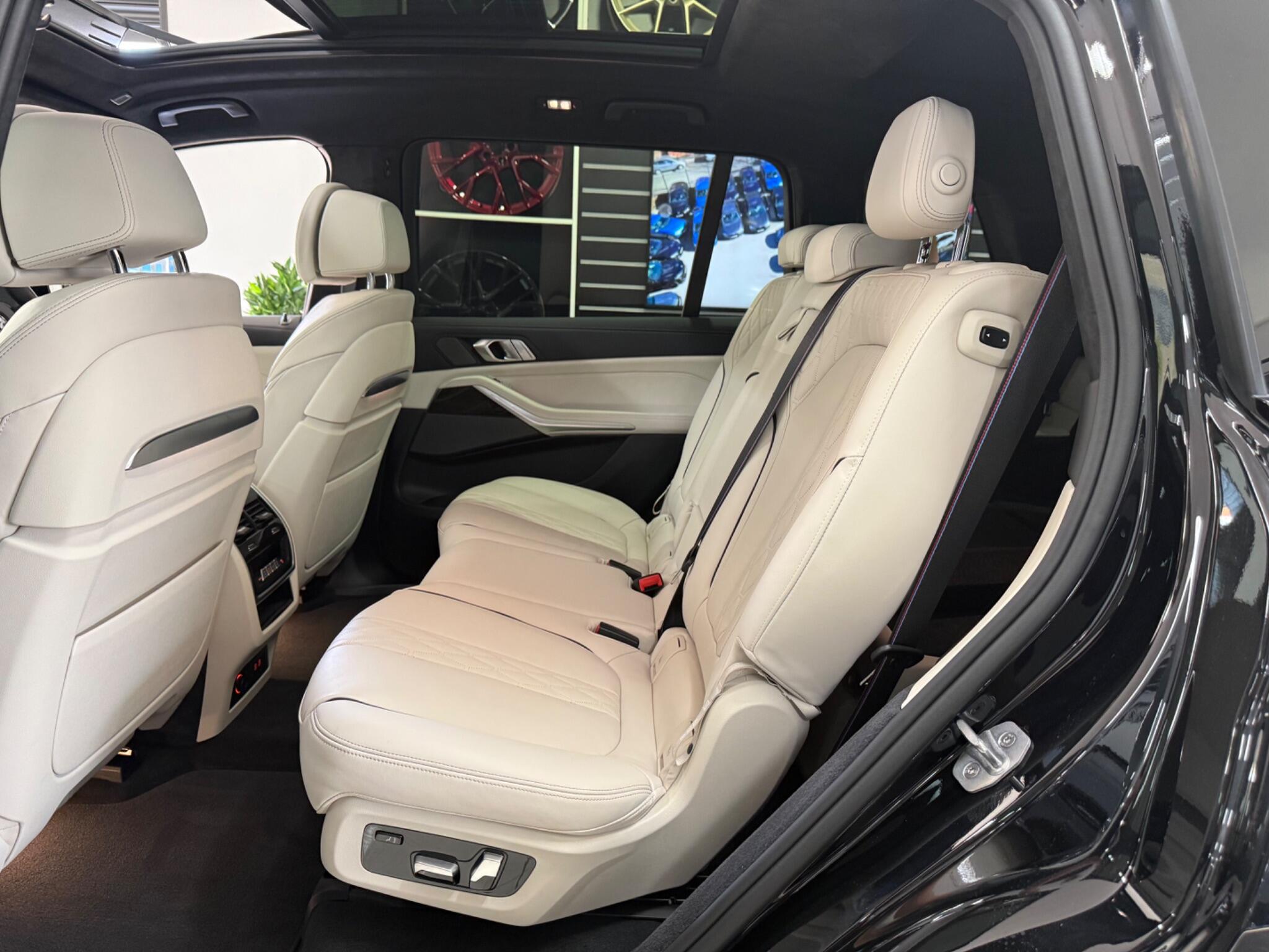 BMW X7 view 52