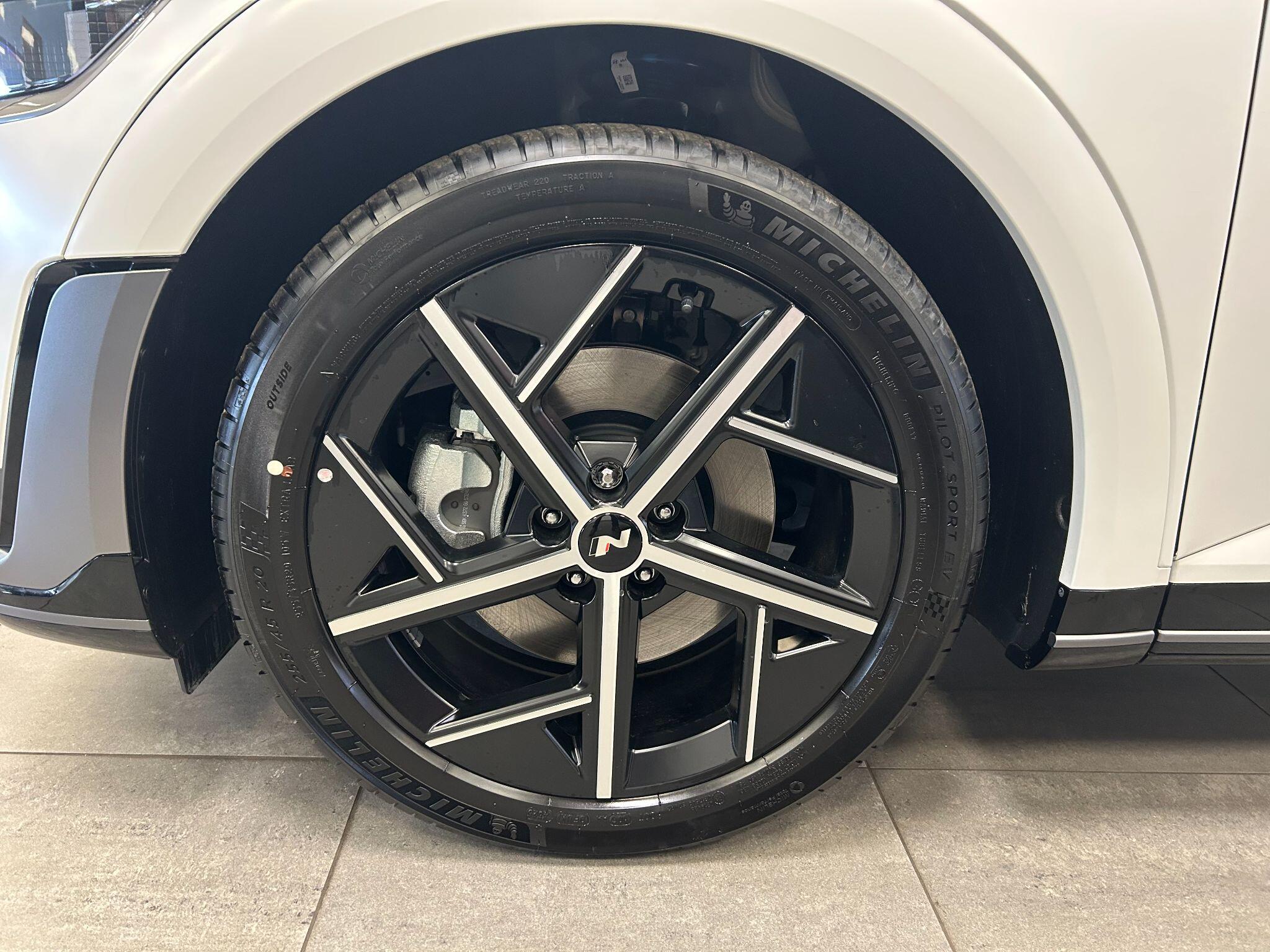 Hyundai Ioniq 5 view 4