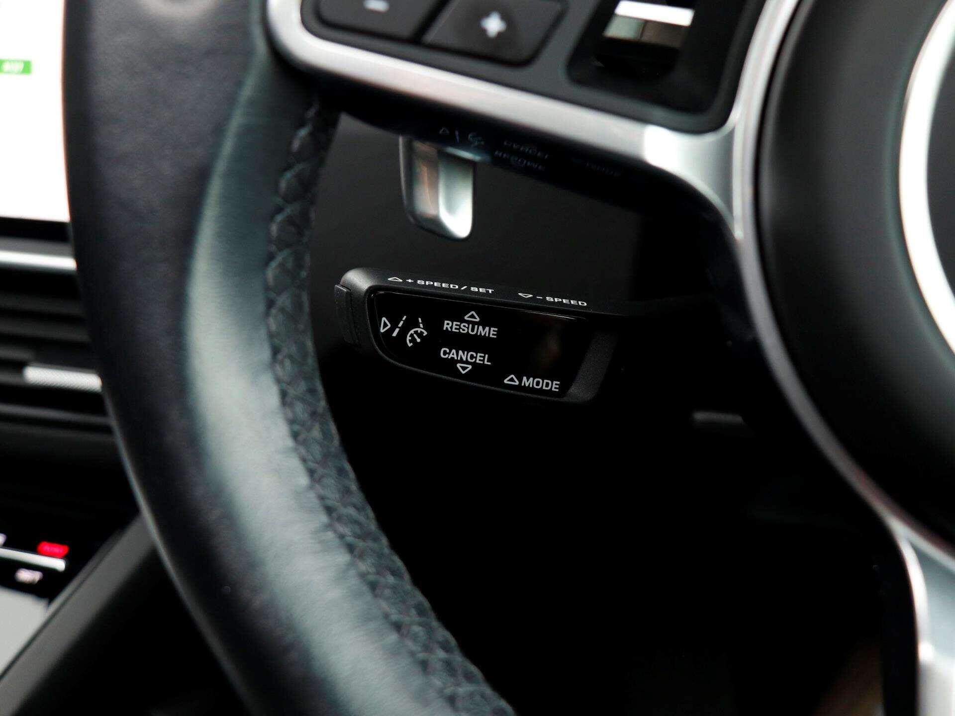 Porsche Cayenne view 20